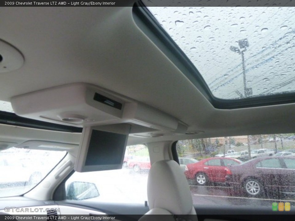 Light Gray/Ebony Interior Sunroof for the 2009 Chevrolet Traverse LTZ AWD #72979643