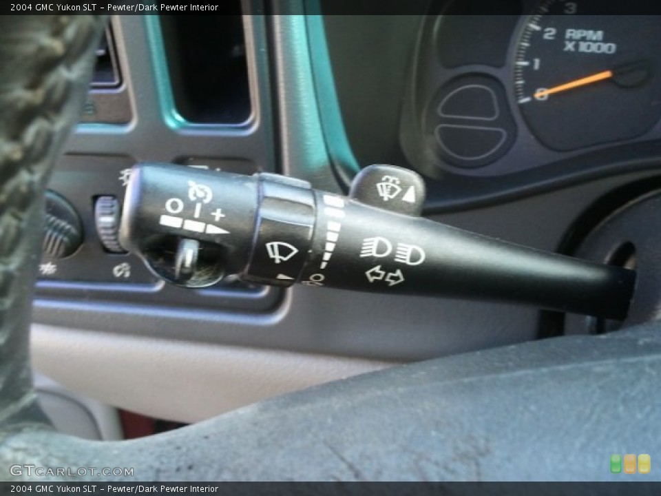 Pewter/Dark Pewter Interior Controls for the 2004 GMC Yukon SLT #73001623