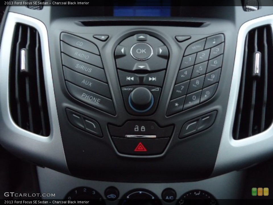 Charcoal Black Interior Controls for the 2013 Ford Focus SE Sedan #73023043