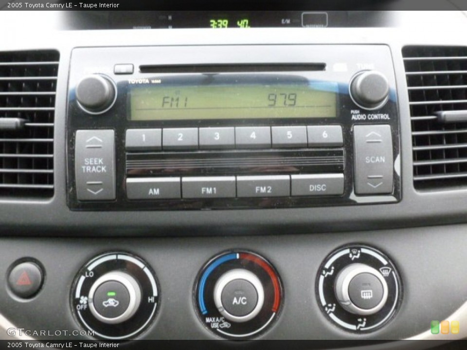 Taupe Interior Audio System for the 2005 Toyota Camry LE #73031104