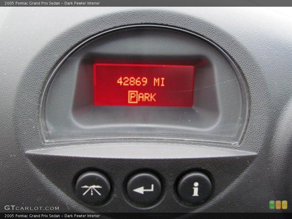 Dark Pewter Interior Controls for the 2005 Pontiac Grand Prix Sedan #73034944