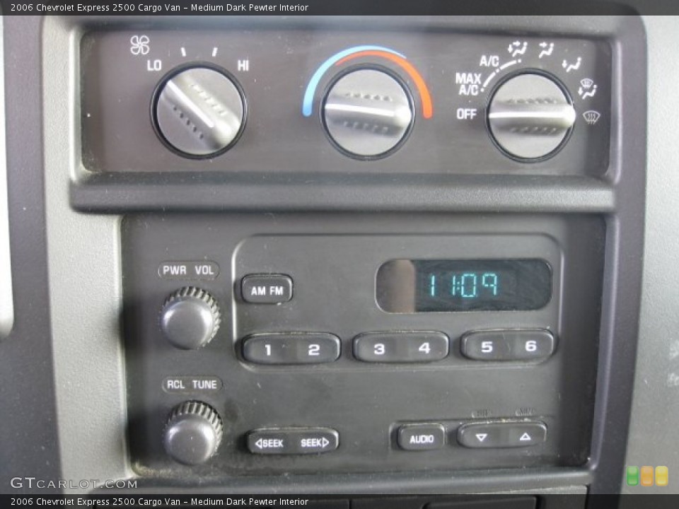 Medium Dark Pewter Interior Controls for the 2006 Chevrolet Express 2500 Cargo Van #73035989