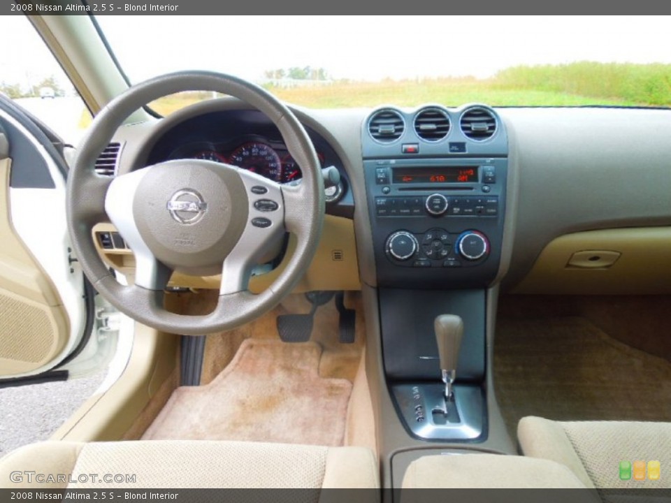 Blond Interior Dashboard for the 2008 Nissan Altima 2.5 S #73041571