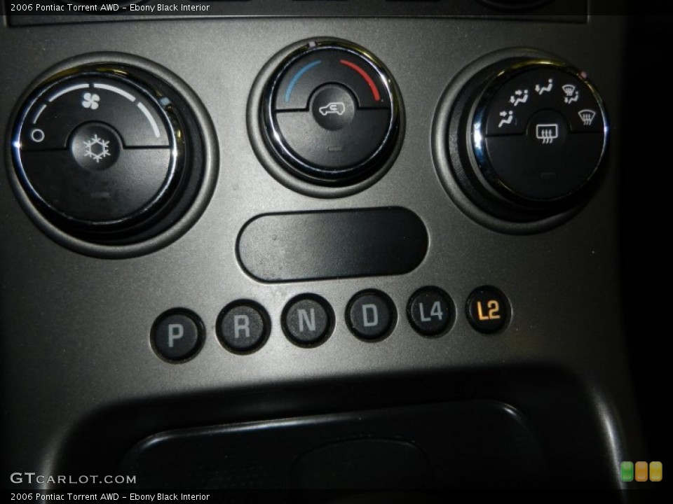 Ebony Black Interior Controls for the 2006 Pontiac Torrent AWD #73049031
