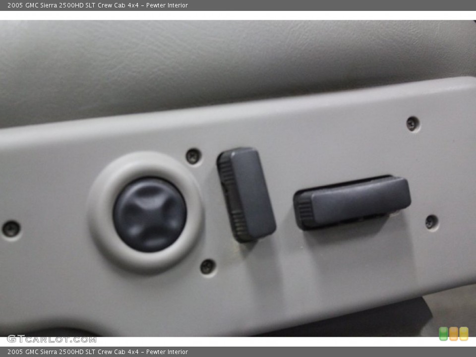 Pewter Interior Controls for the 2005 GMC Sierra 2500HD SLT Crew Cab 4x4 #73051480
