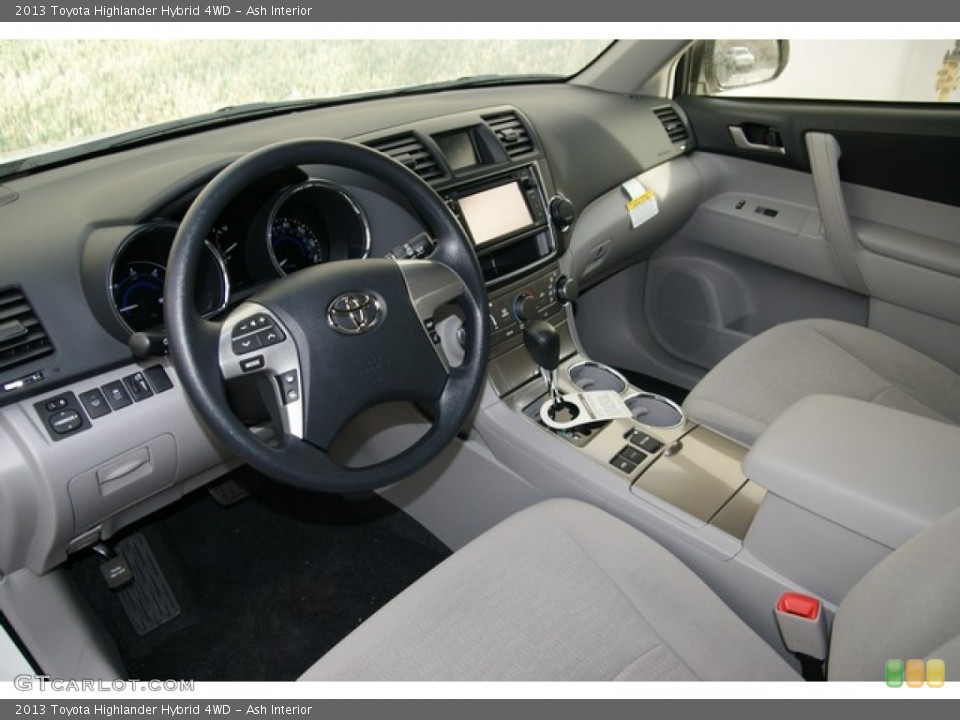 Ash Interior Prime Interior for the 2013 Toyota Highlander Hybrid 4WD #73070292