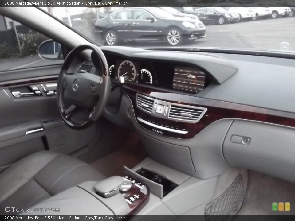 Grey/Dark Grey Interior Dashboard for the 2008 Mercedes-Benz S 550 4Matic Sedan #73108338