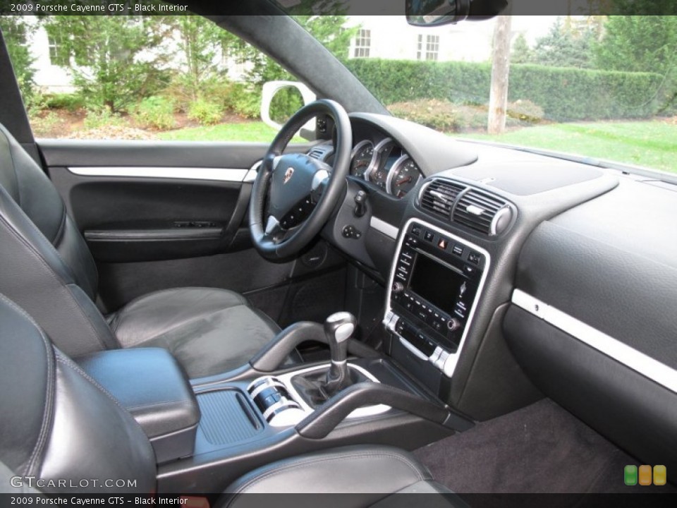 Black Interior Photo for the 2009 Porsche Cayenne GTS #73120581