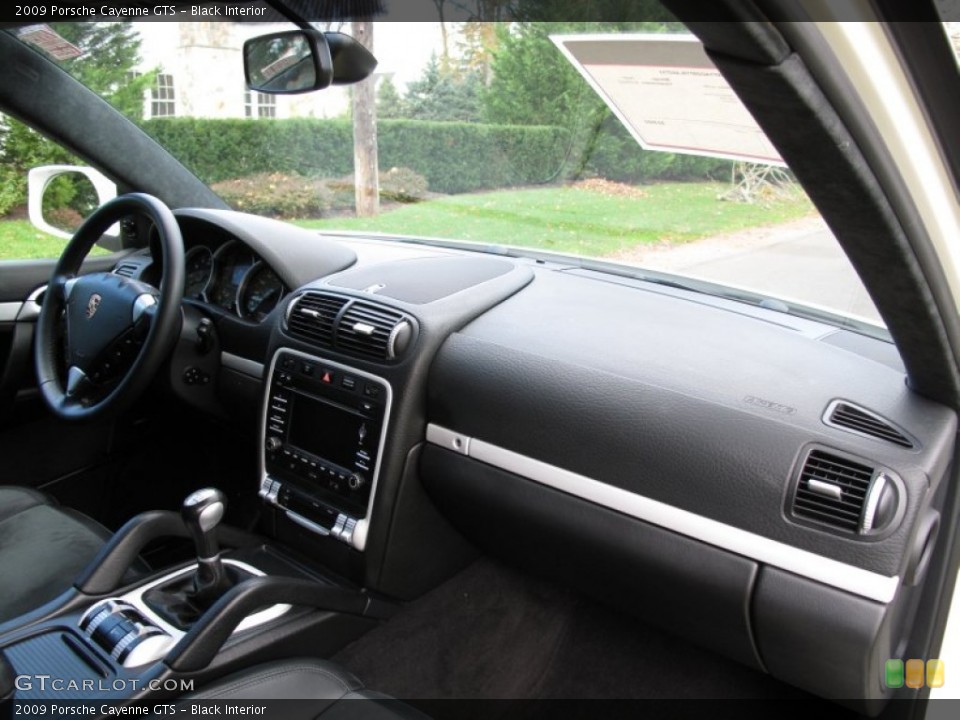 Black Interior Dashboard for the 2009 Porsche Cayenne GTS #73120605