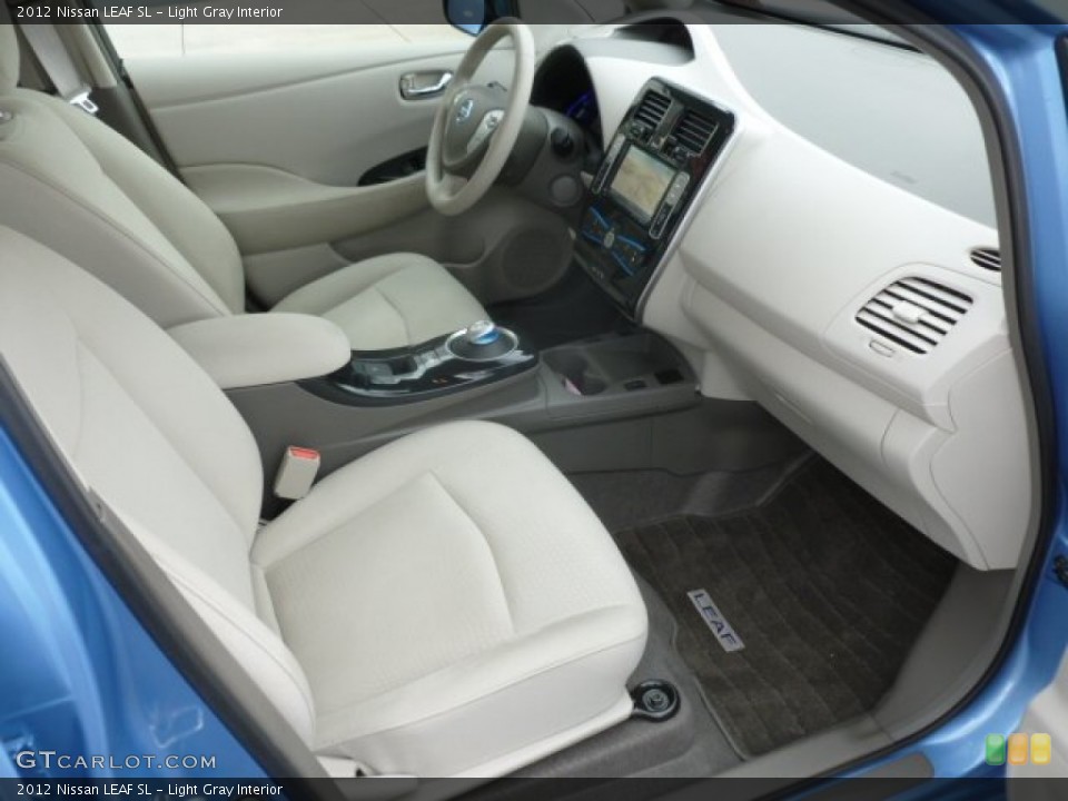 Light Gray Interior Photo for the 2012 Nissan LEAF SL #73121766