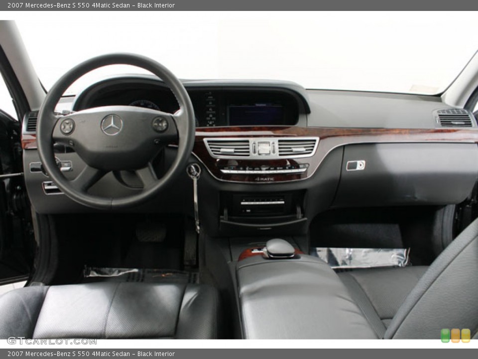 Black Interior Dashboard for the 2007 Mercedes-Benz S 550 4Matic Sedan #73126593