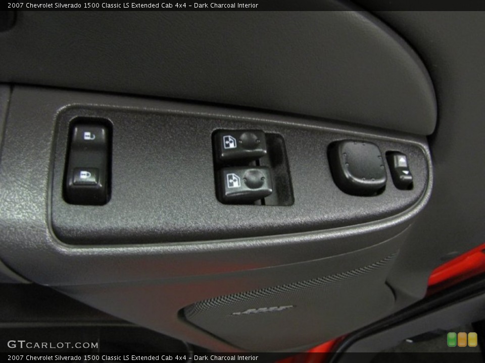 Dark Charcoal Interior Controls for the 2007 Chevrolet Silverado 1500 Classic LS Extended Cab 4x4 #73131663