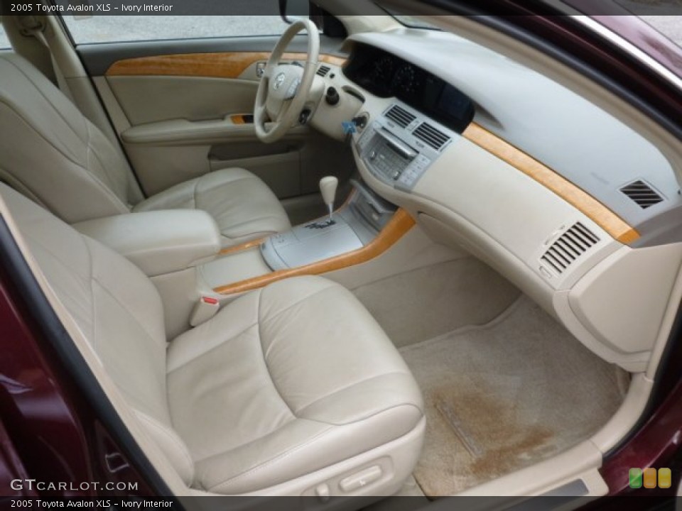 Ivory Interior Photo for the 2005 Toyota Avalon XLS #73132473