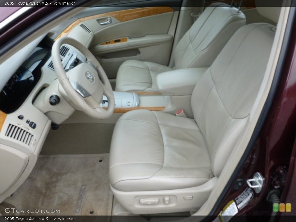Ivory Interior Prime Interior for the 2005 Toyota Avalon XLS #73132495