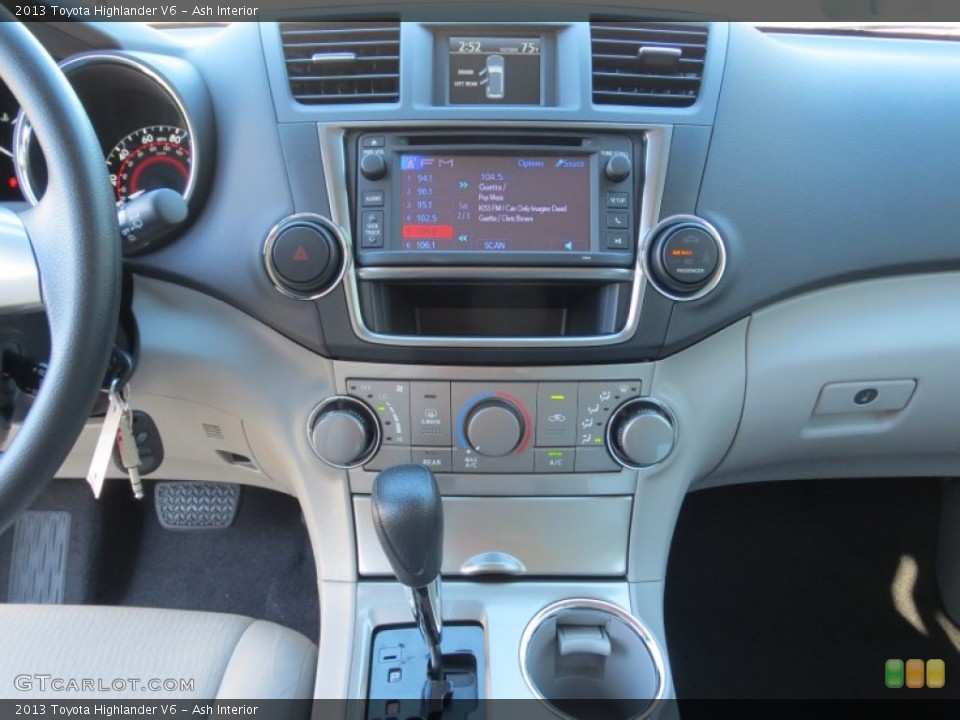 Ash Interior Dashboard for the 2013 Toyota Highlander V6 #73191576