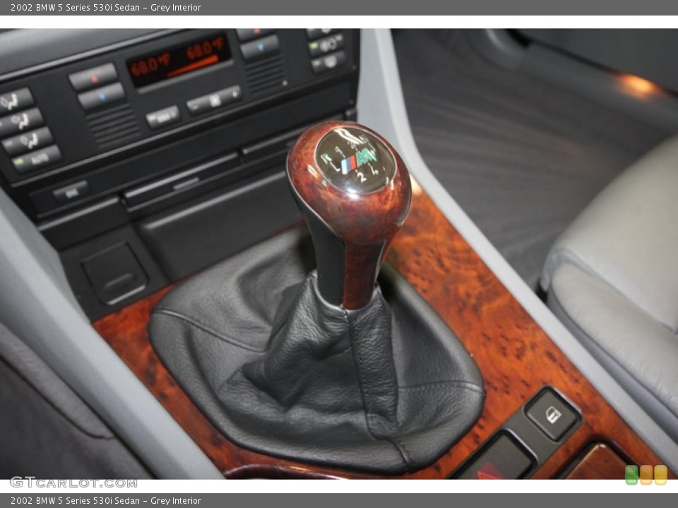 Grey Interior Transmission for the 2002 BMW 5 Series 530i Sedan #73225848