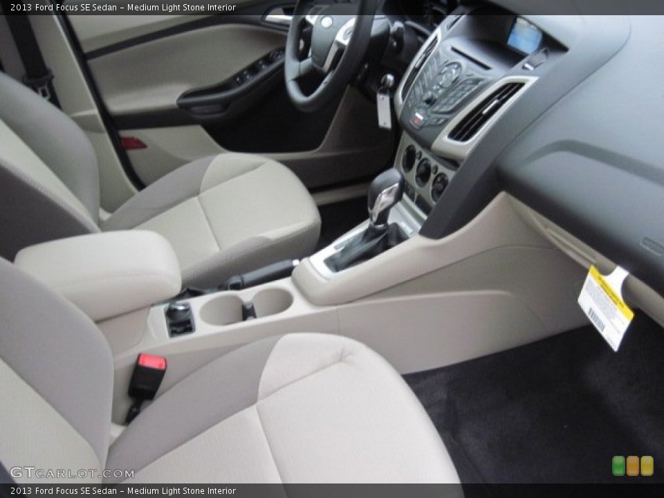 Medium Light Stone Interior Photo for the 2013 Ford Focus SE Sedan #73251200