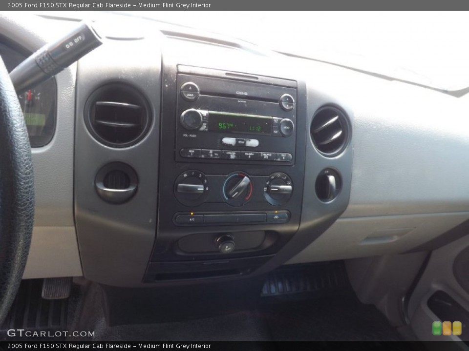 Medium Flint Grey Interior Controls for the 2005 Ford F150 STX Regular Cab Flareside #73258881