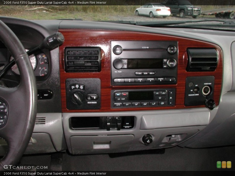 Medium Flint Interior Controls for the 2006 Ford F350 Super Duty Lariat SuperCab 4x4 #73269114
