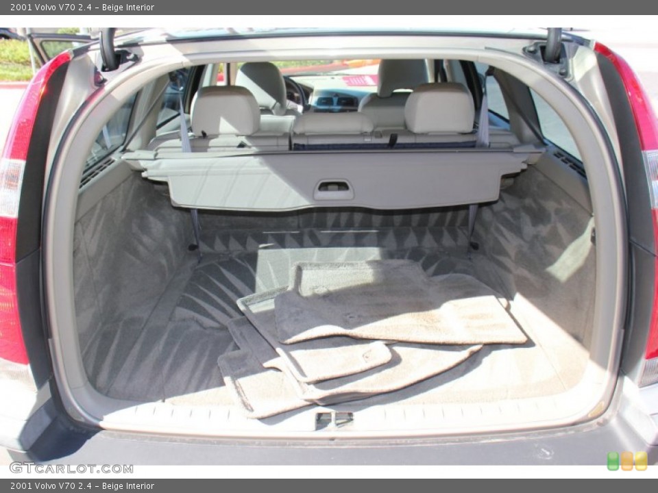 Beige Interior Trunk for the 2001 Volvo V70 2.4 #73287060