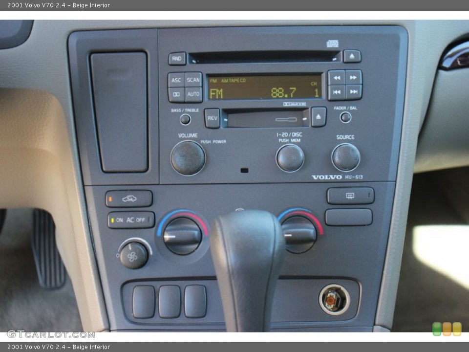 Beige Interior Controls for the 2001 Volvo V70 2.4 #73287090