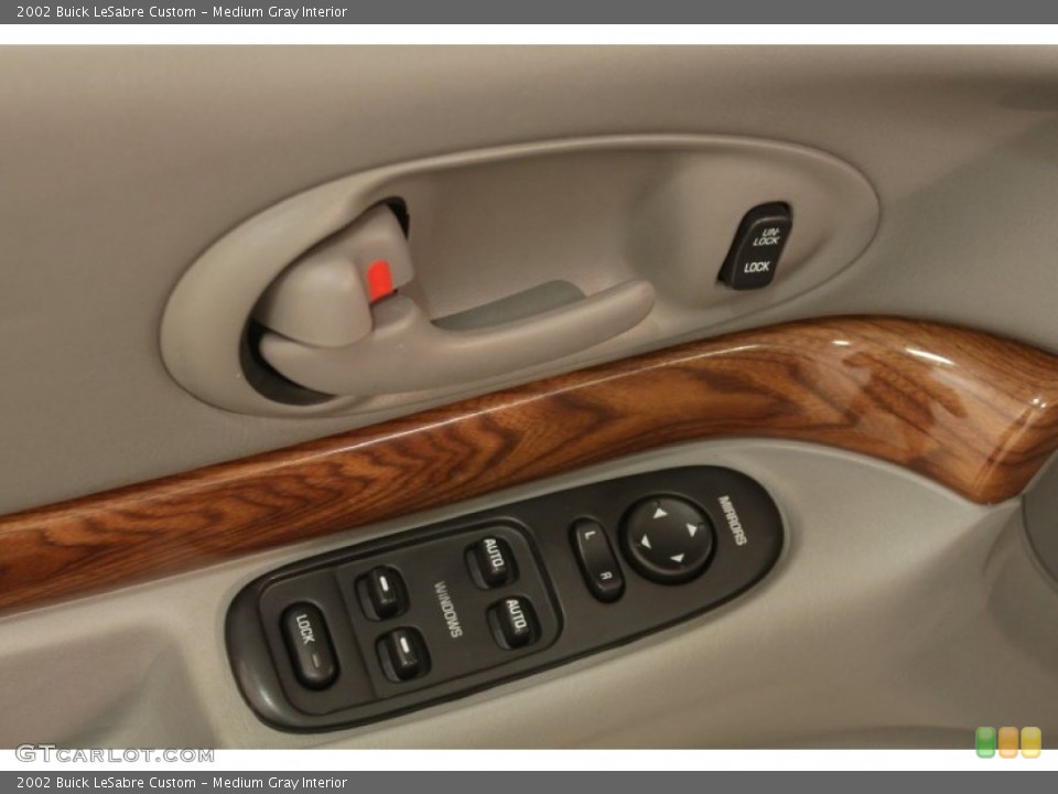 Medium Gray Interior Controls for the 2002 Buick LeSabre Custom #73301586