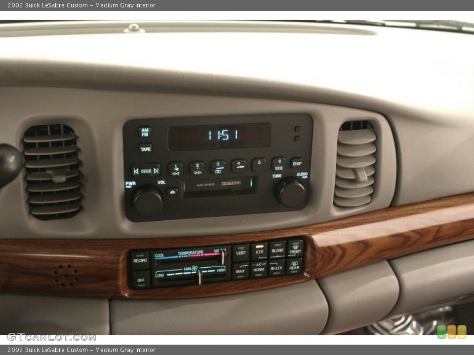 Medium Gray Interior Controls for the 2002 Buick LeSabre Custom #73301712