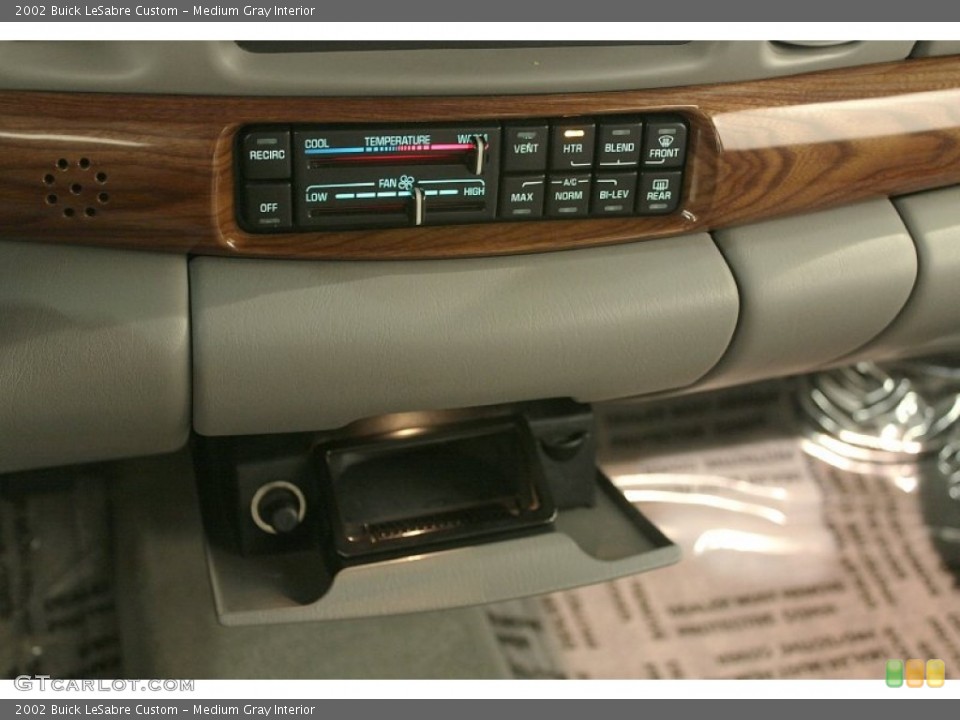 Medium Gray Interior Controls for the 2002 Buick LeSabre Custom #73301742