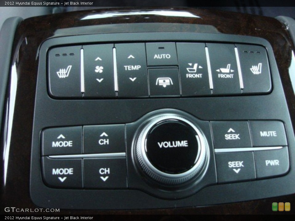 Jet Black Interior Controls for the 2012 Hyundai Equus Signature #73303462