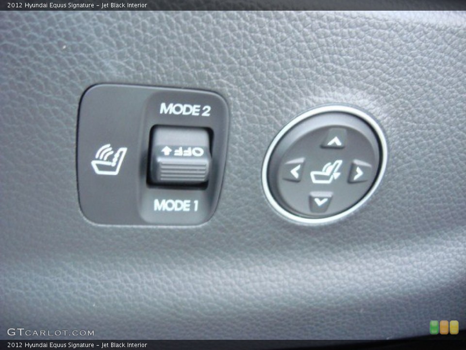 Jet Black Interior Controls for the 2012 Hyundai Equus Signature #73303512