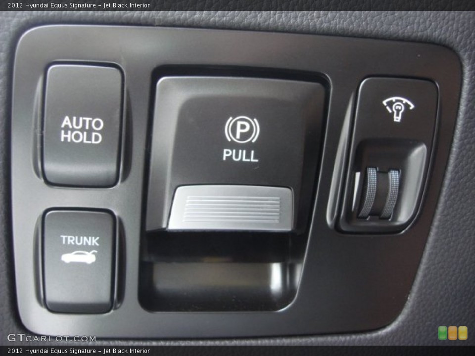 Jet Black Interior Controls for the 2012 Hyundai Equus Signature #73303817