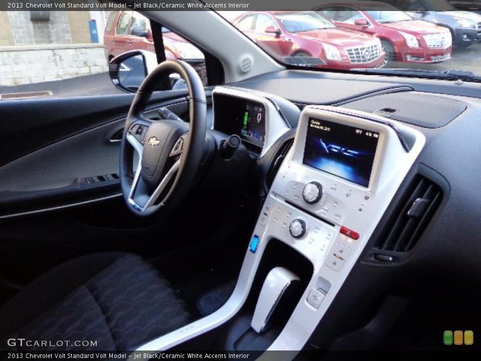 Jet Black/Ceramic White Accents Interior Photo for the 2013 Chevrolet Volt  #73333728