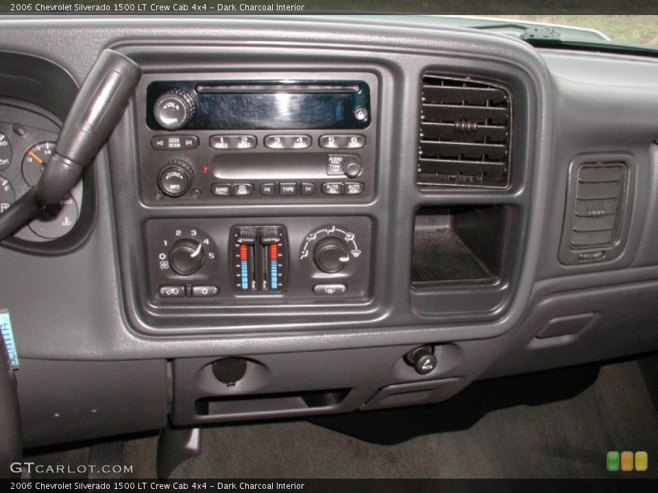 Dark Charcoal Interior Controls for the 2006 Chevrolet Silverado 1500 LT Crew Cab 4x4 #73350266