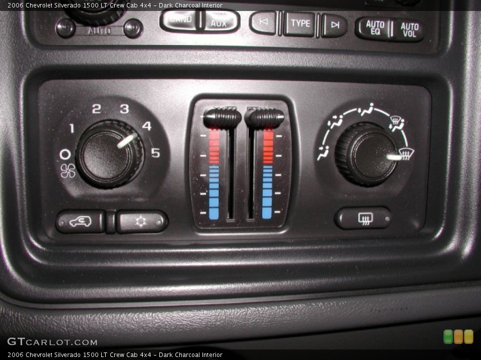 Dark Charcoal Interior Controls for the 2006 Chevrolet Silverado 1500 LT Crew Cab 4x4 #73350389