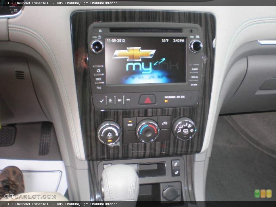 Dark Titanium/Light Titanium Interior Controls for the 2013 Chevrolet Traverse LT #73350621