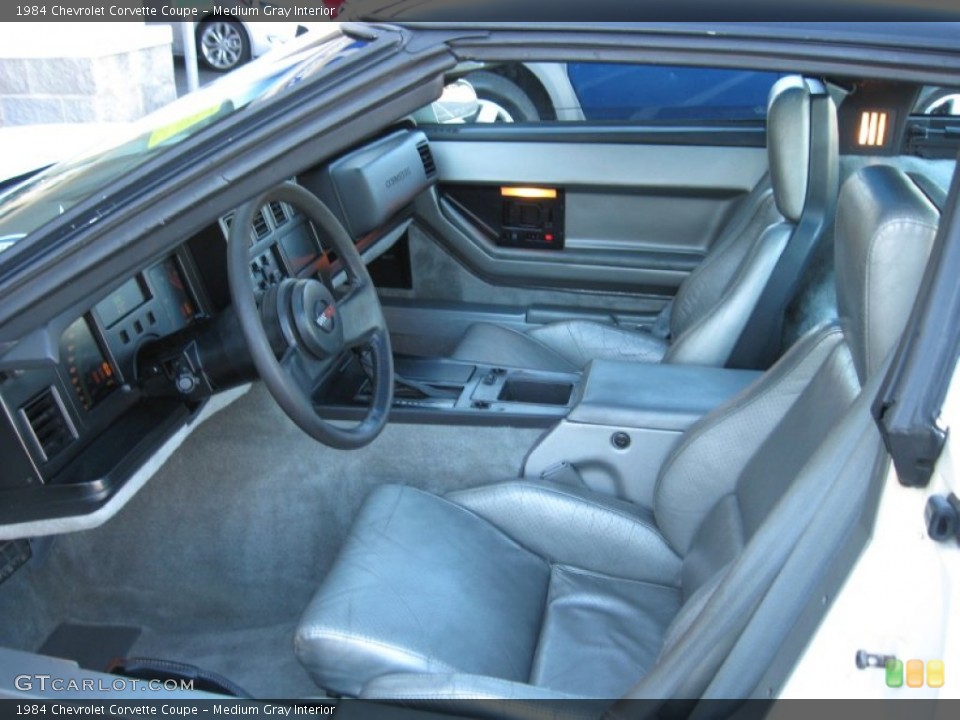 Medium Gray Interior Photo for the 1984 Chevrolet Corvette Coupe #73370660