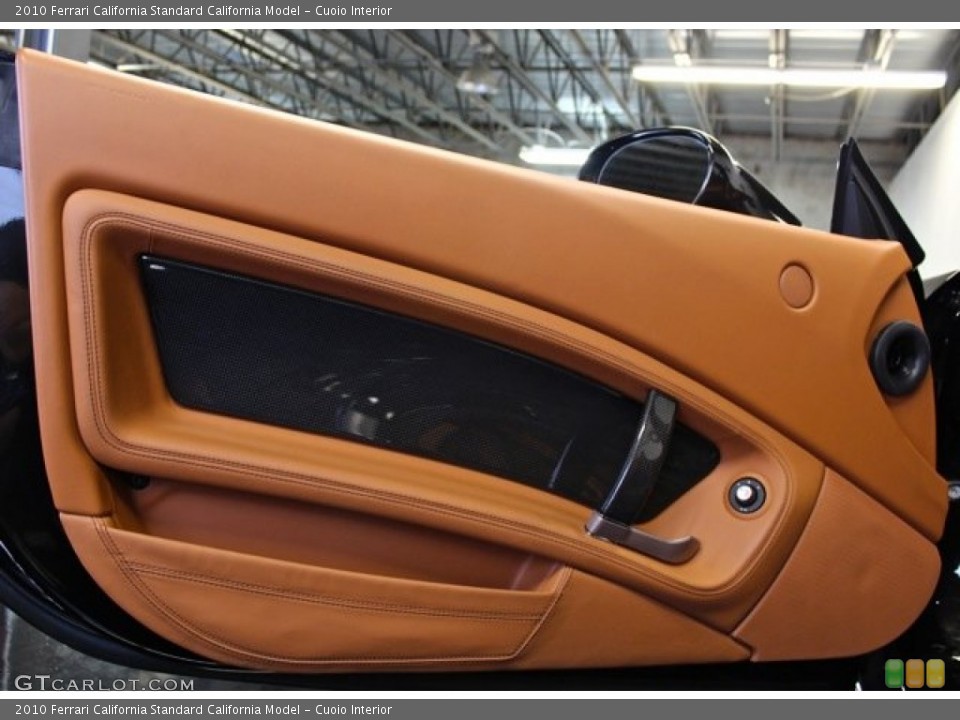 Cuoio Interior Door Panel for the 2010 Ferrari California  #73375820