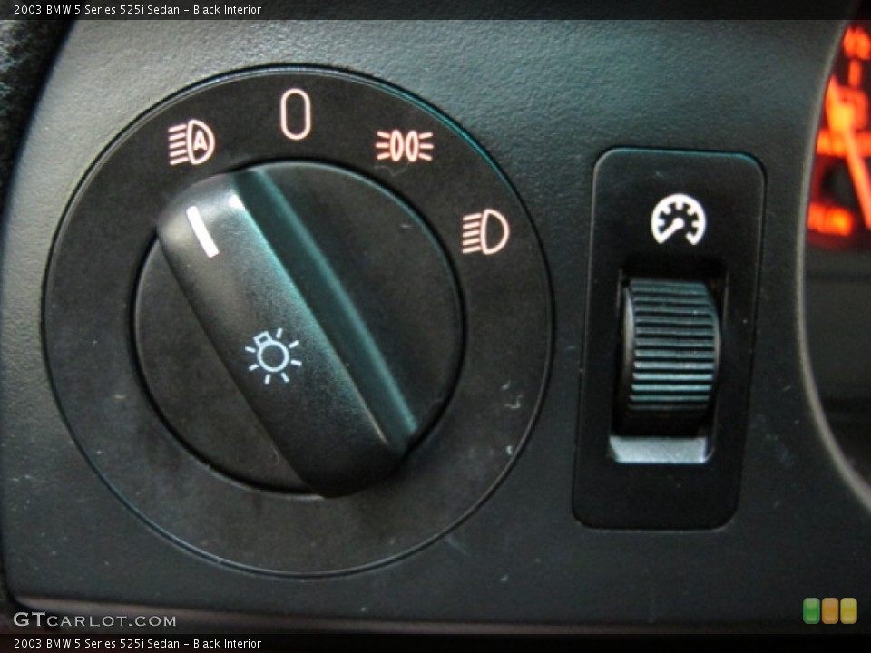Black Interior Controls for the 2003 BMW 5 Series 525i Sedan #73386230