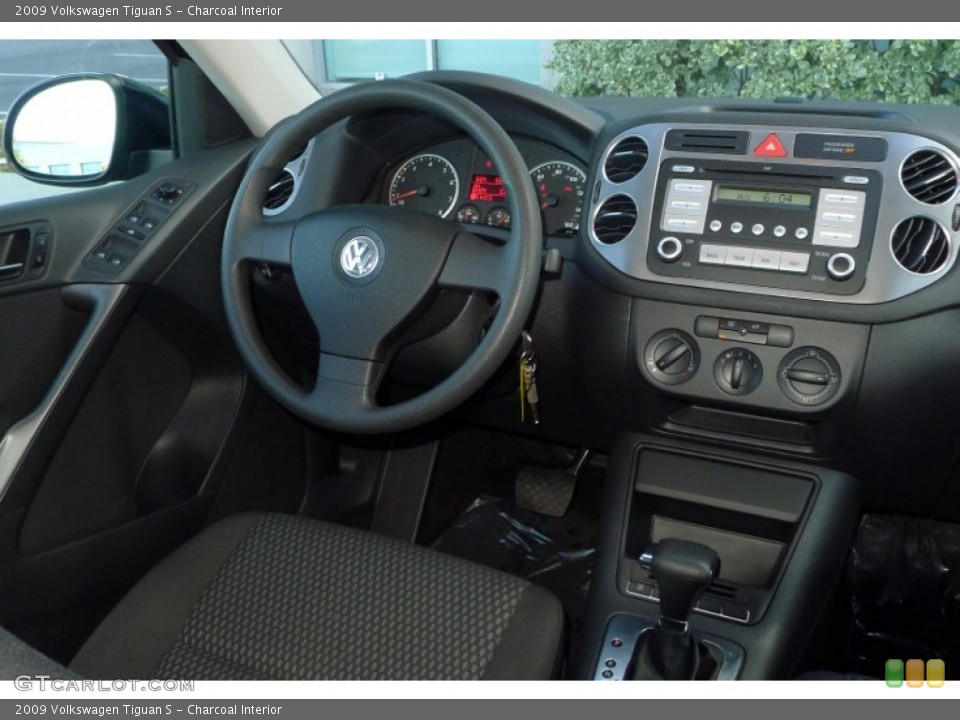 Charcoal Interior Dashboard for the 2009 Volkswagen Tiguan S #73398116