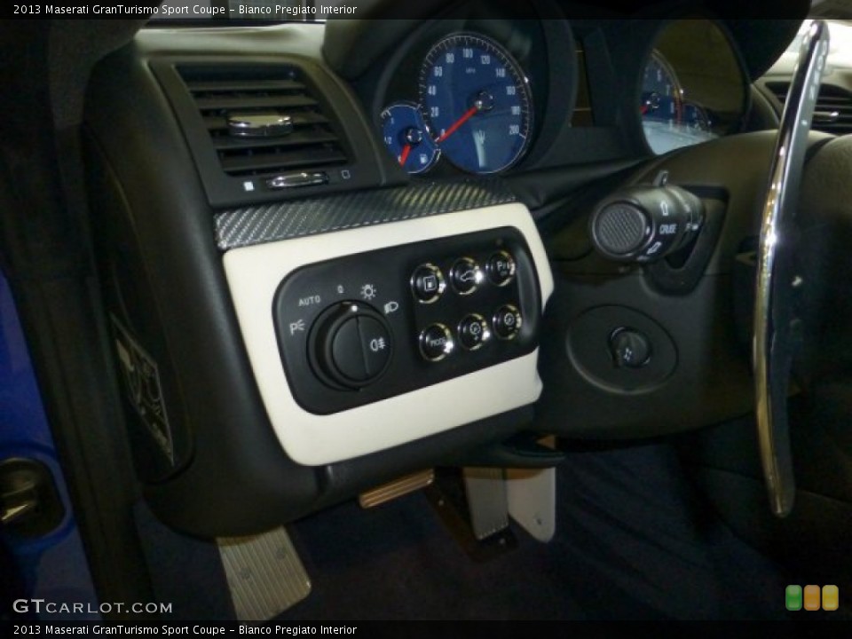 Bianco Pregiato Interior Controls for the 2013 Maserati GranTurismo Sport Coupe #73438285