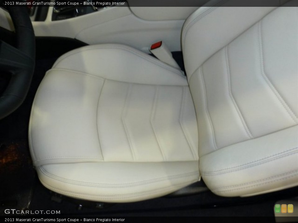 Bianco Pregiato Interior Front Seat for the 2013 Maserati GranTurismo Sport Coupe #73438314