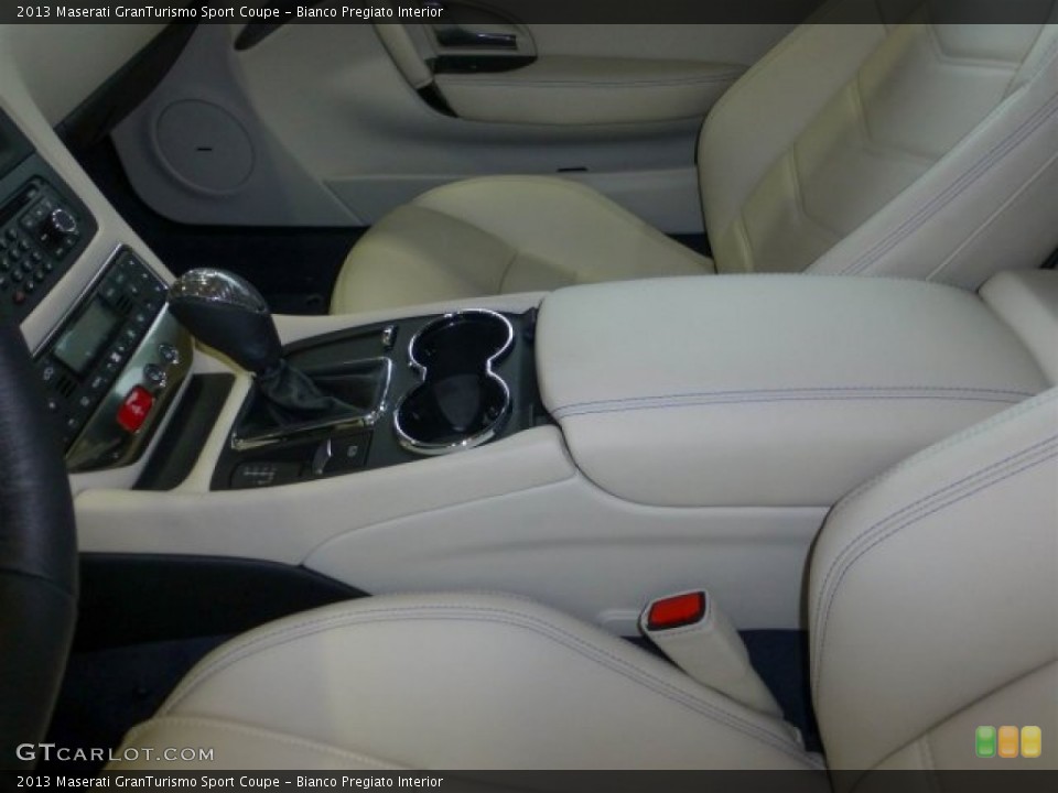 Bianco Pregiato Interior Photo for the 2013 Maserati GranTurismo Sport Coupe #73438325