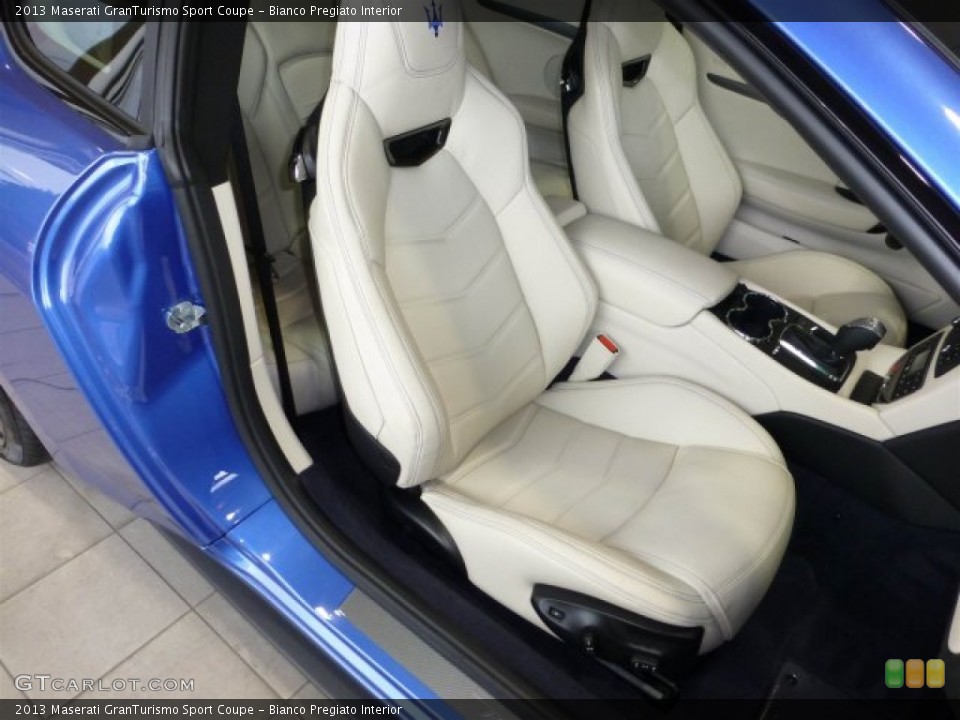 Bianco Pregiato Interior Front Seat for the 2013 Maserati GranTurismo Sport Coupe #73438456