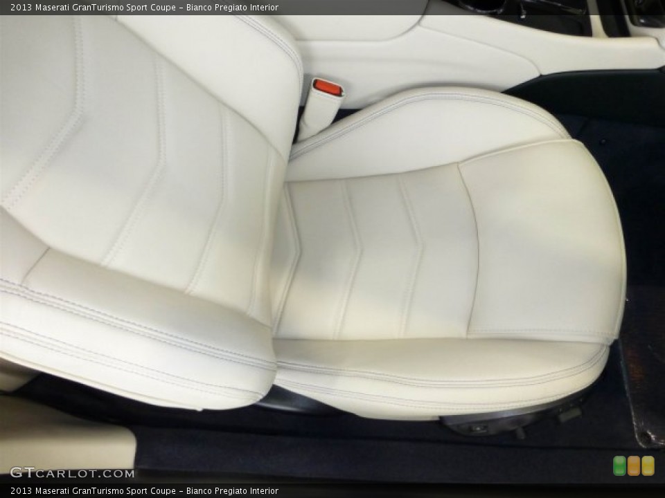 Bianco Pregiato Interior Front Seat for the 2013 Maserati GranTurismo Sport Coupe #73438468