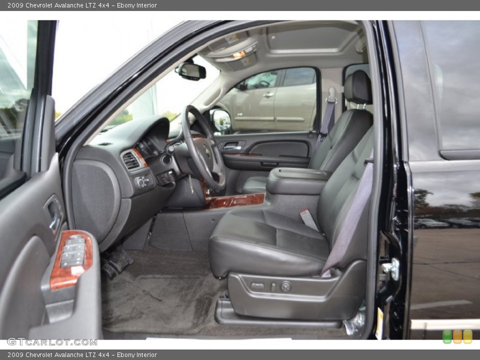 Ebony Interior Photo for the 2009 Chevrolet Avalanche LTZ 4x4 #73439377