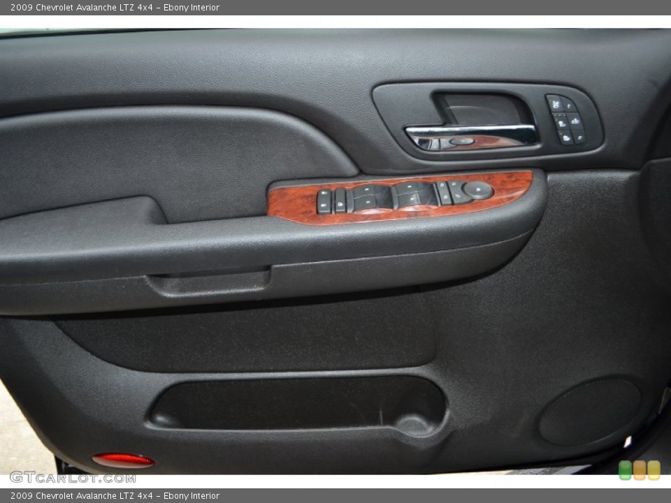 Ebony Interior Door Panel for the 2009 Chevrolet Avalanche LTZ 4x4 #73439401
