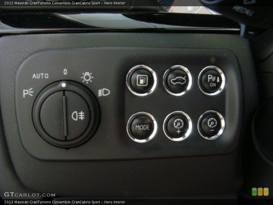 Nero Interior Controls for the 2013 Maserati GranTurismo Convertible GranCabrio Sport #73448273