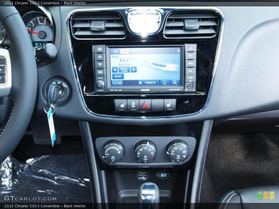 Black Interior Controls for the 2013 Chrysler 200 S Convertible #73494566