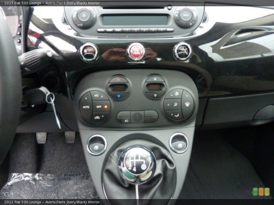 Avorio/Nero (Ivory/Black) Interior Controls for the 2013 Fiat 500 Lounge #73495280