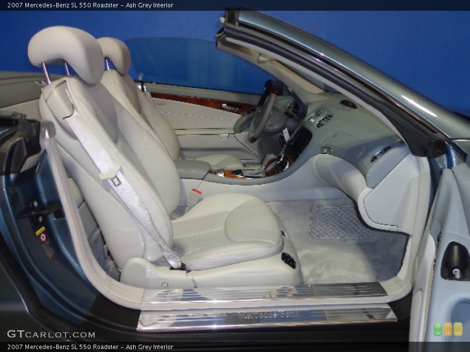 Ash Grey Interior Photo for the 2007 Mercedes-Benz SL 550 Roadster #73515381